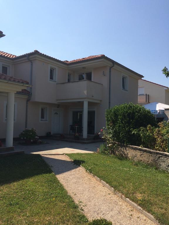 Apartment Casa Eni Drazice Zewnętrze zdjęcie