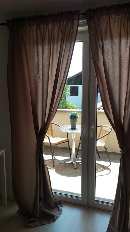 Apartment Casa Eni Drazice Zewnętrze zdjęcie
